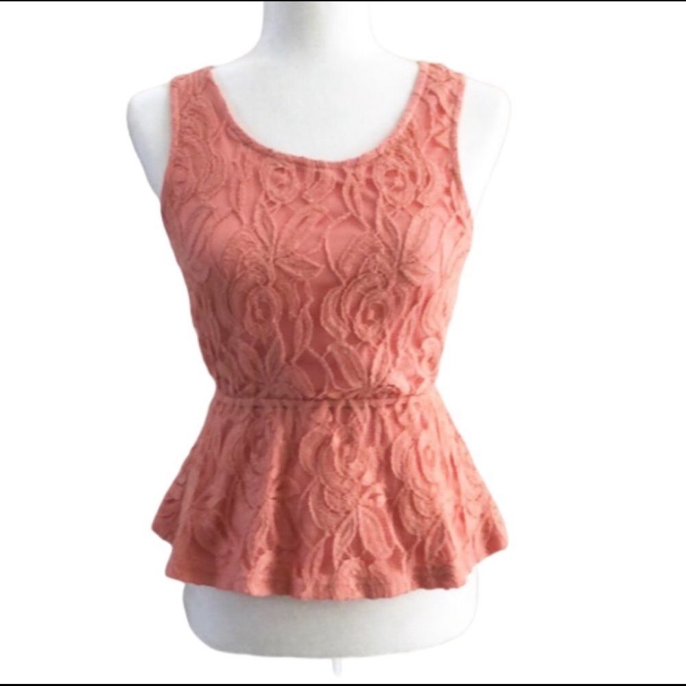 IRIS BASIC coral lace peplum sleeveless Top